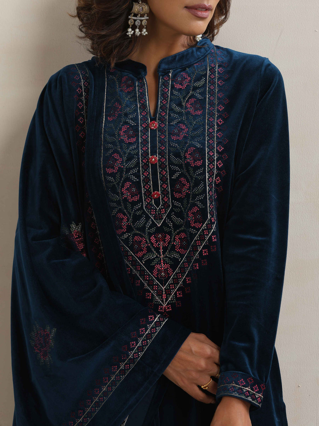 trueBrowns Blue Velvet Floral Embroidered Kurta Pant Dupatta Set - Distacart