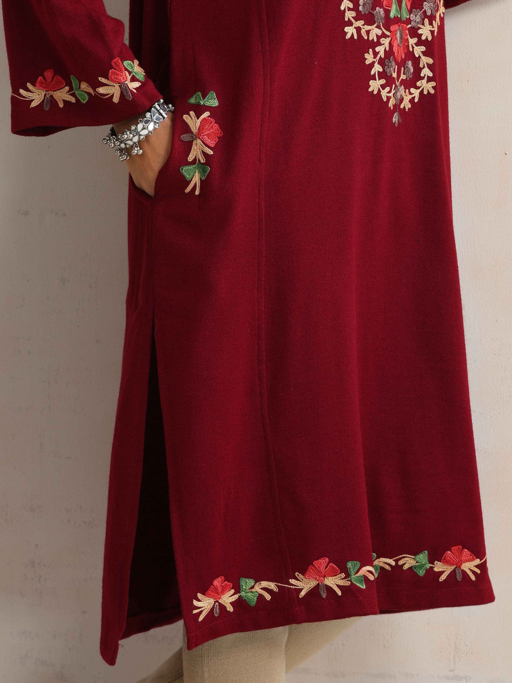 trueBrowns Maroon Kashmiri Embroidered Woollen Phiran Kurta - Distacart
