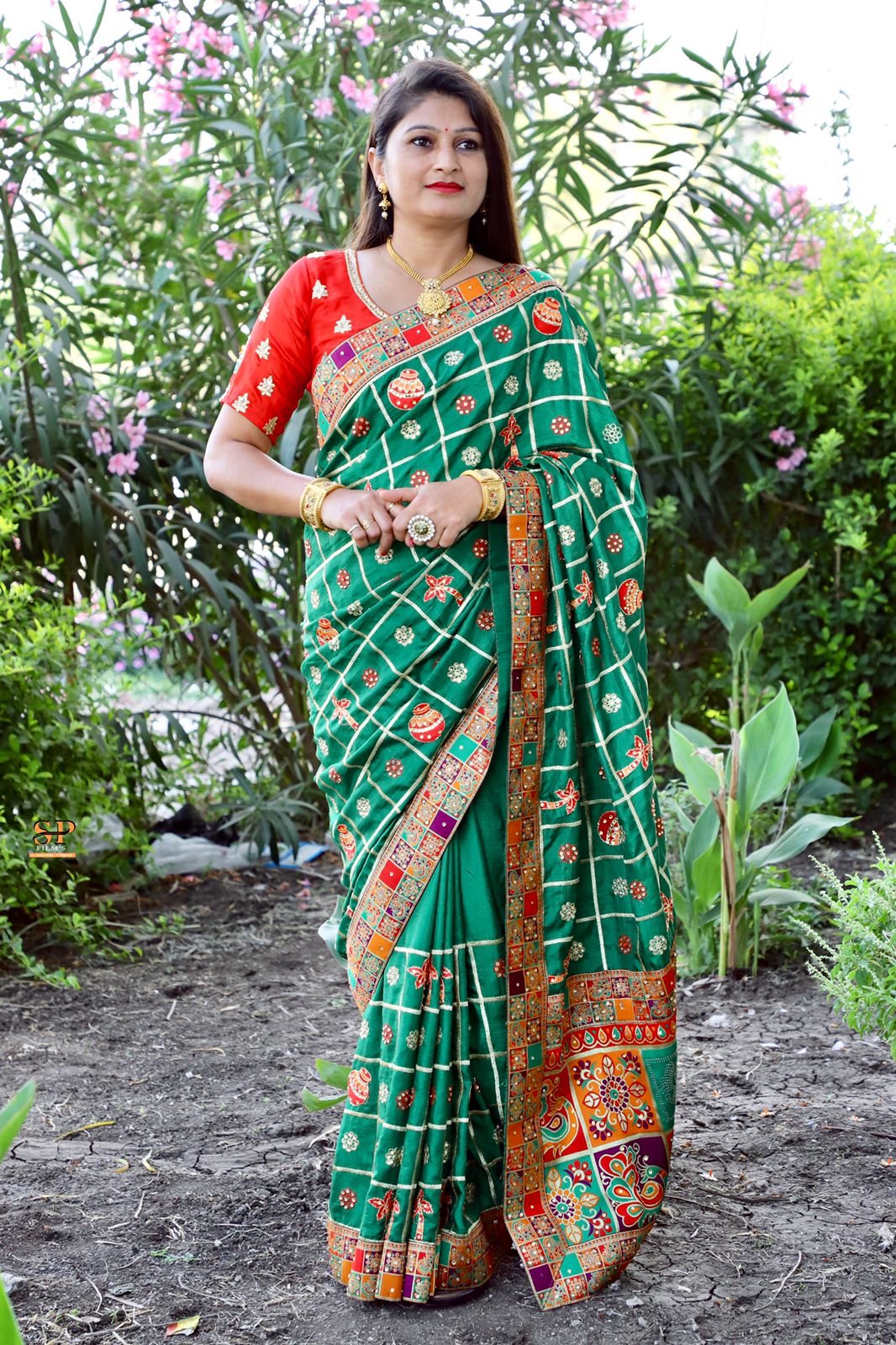 Lorenvalley Fashion Premium Green Dola Silk Embroidery and Diamond work with Jacquard Lace Border Saree - Distacart