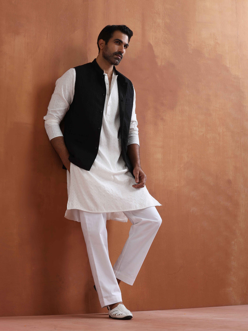 trueBrowns Men's Ivory Sequin Chanderi Kurta