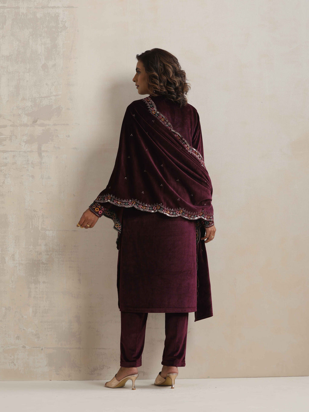 trueBrowns Purple Velvet Geometric Embroidered Kurta Pant Dupatta Set - Distacart