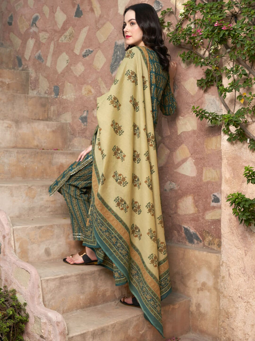 Sangria Ethnic Motifs Printed Pure Cotton Kurta with Trousers & Dupatta