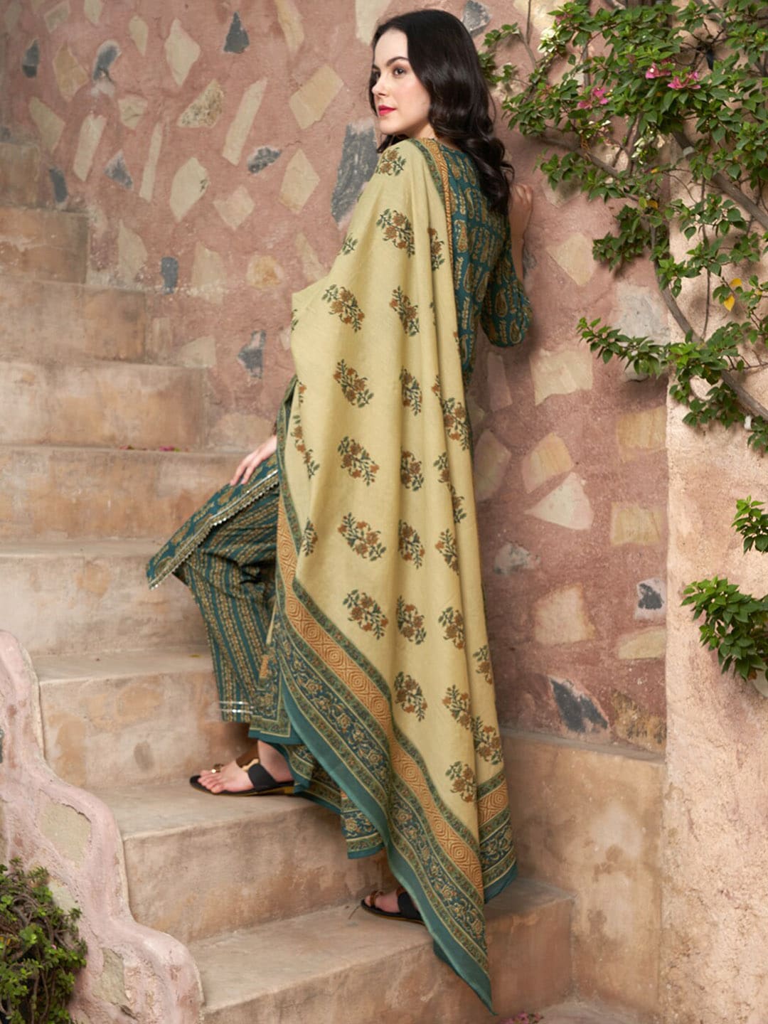 Sangria Ethnic Motifs Printed Pure Cotton Kurta with Trousers & Dupatta