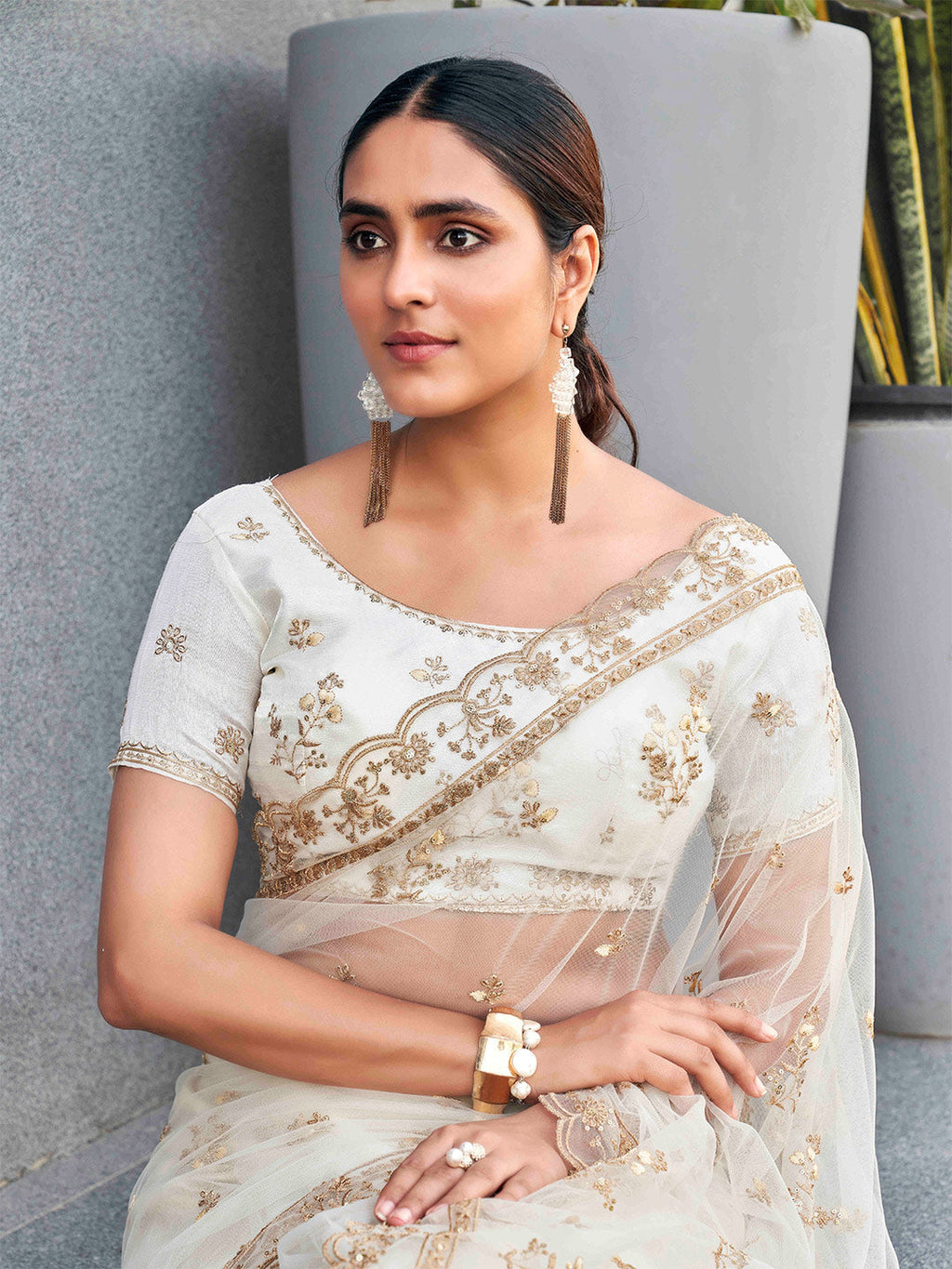 Tikhi Imli Ethnic Motifs Sequinned Embroidered Net Saree - Distacart