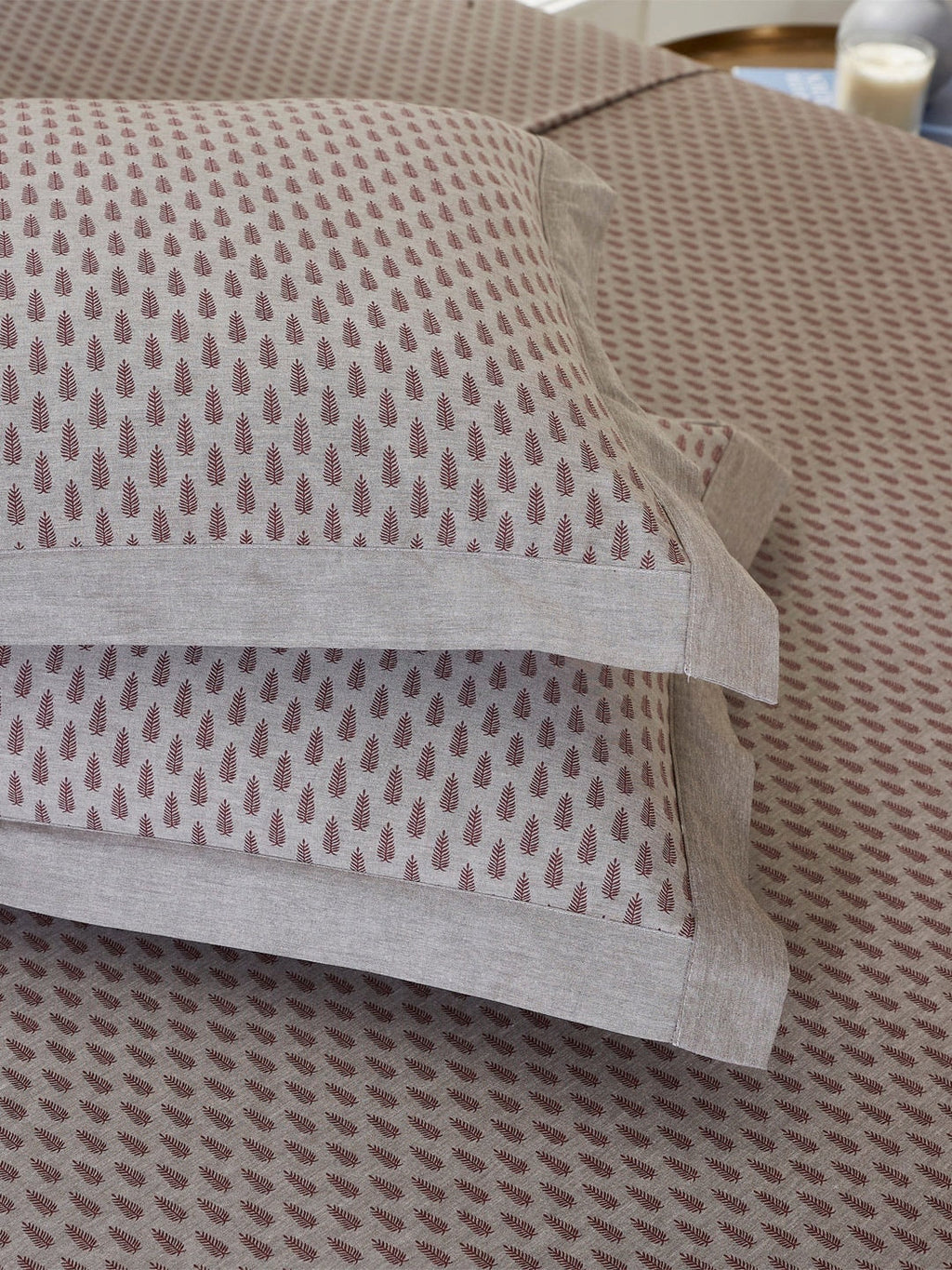 MYTRIDENT Beige Rose Ethnic Motifs 150 TC King Bedsheet with 2 Pillow Covers