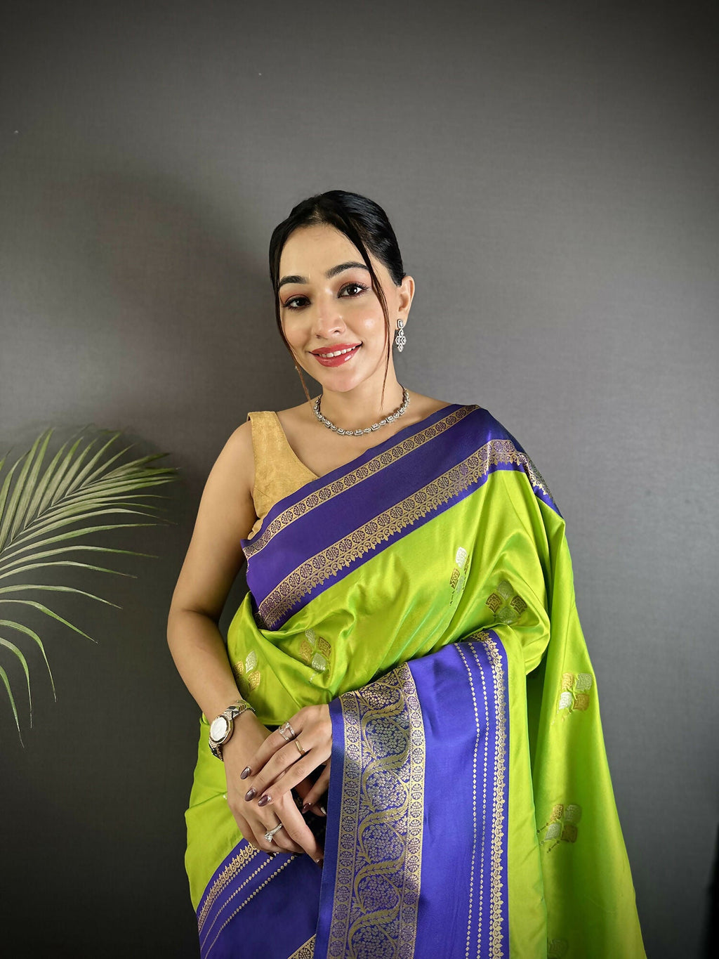 Joban Fashion Light Green Banarasi Soft Silk Woven Saree - Distacart