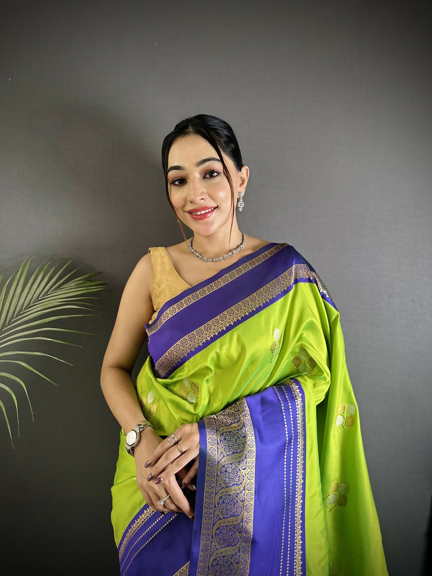 Joban Fashion Light Green Banarasi Soft Silk Woven Saree - Distacart