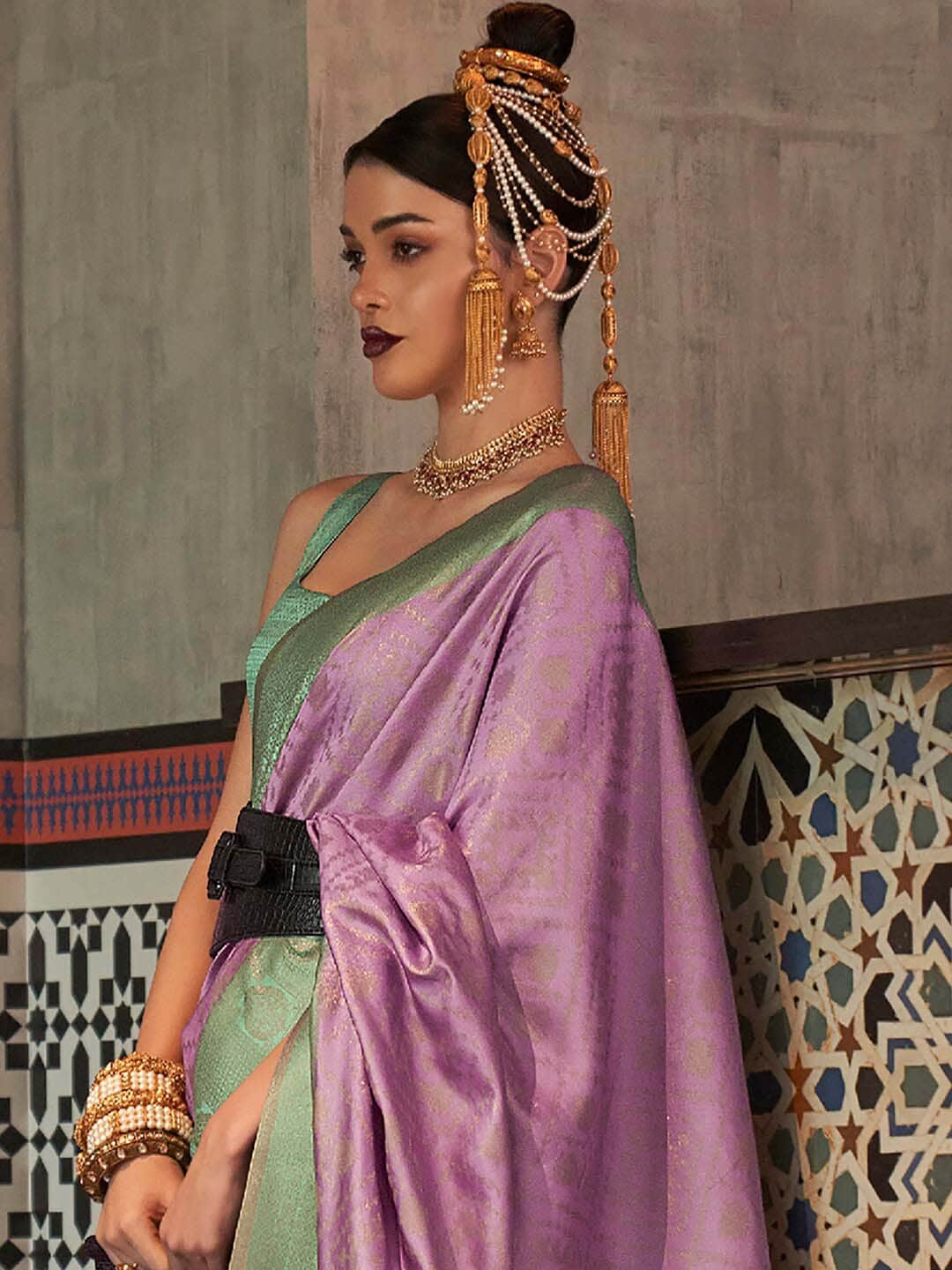 Saree Mall Woven Design Zari Silk Blend Kanjeevaram Sarees