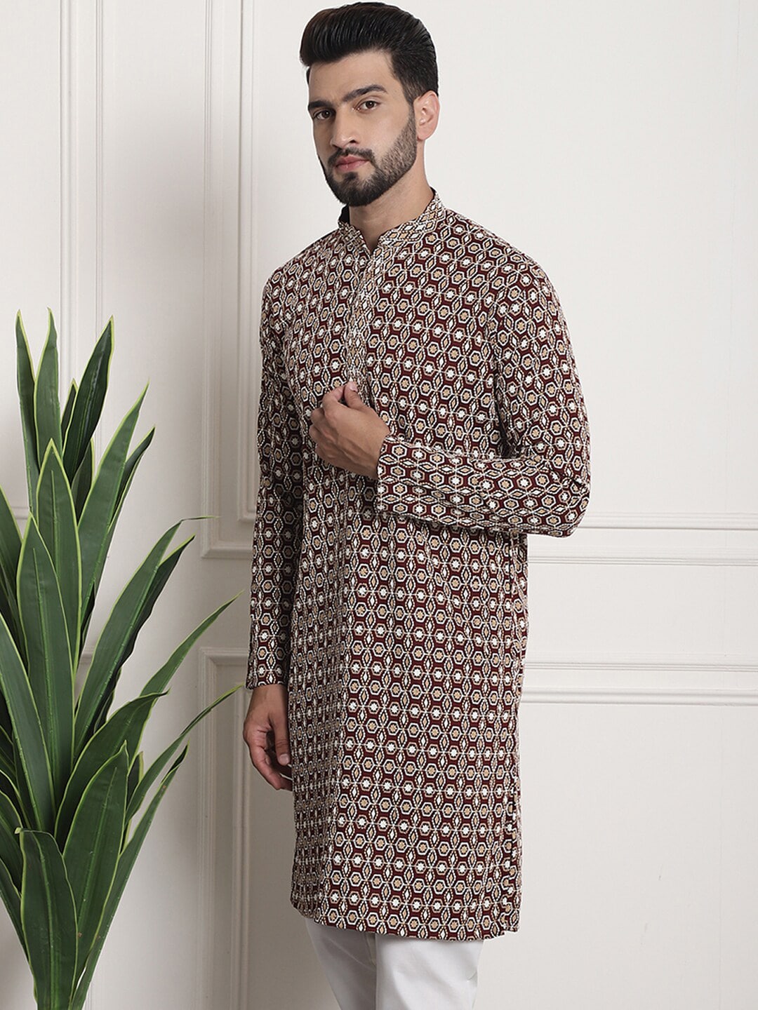 Sojanya Geometric Embroidered Mandarin Collar Kurta