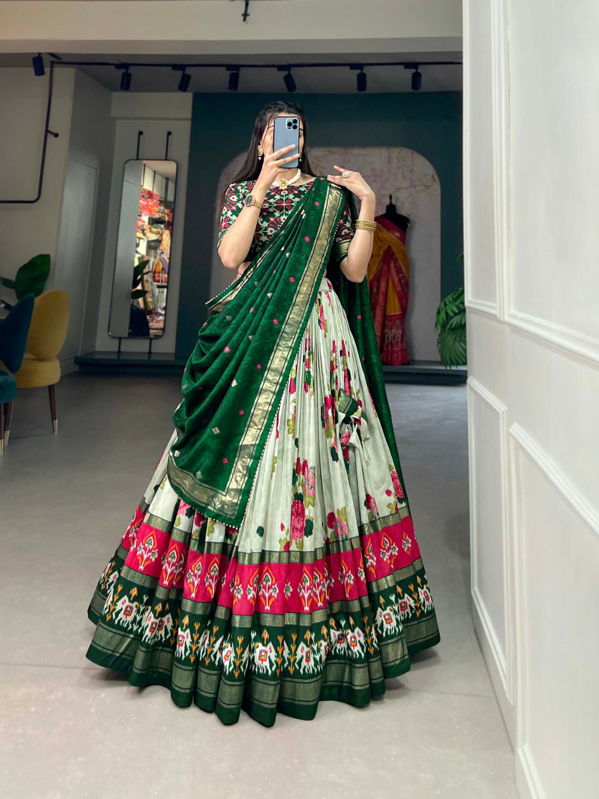Vastranavya Floral And Patola Print With Foil Work Lehenga with Unstitched Blouse - Green
