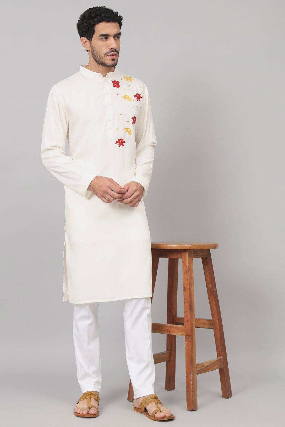 Cotton Kurta With Floral Embroidery Patch Embellishment by Hilo Design