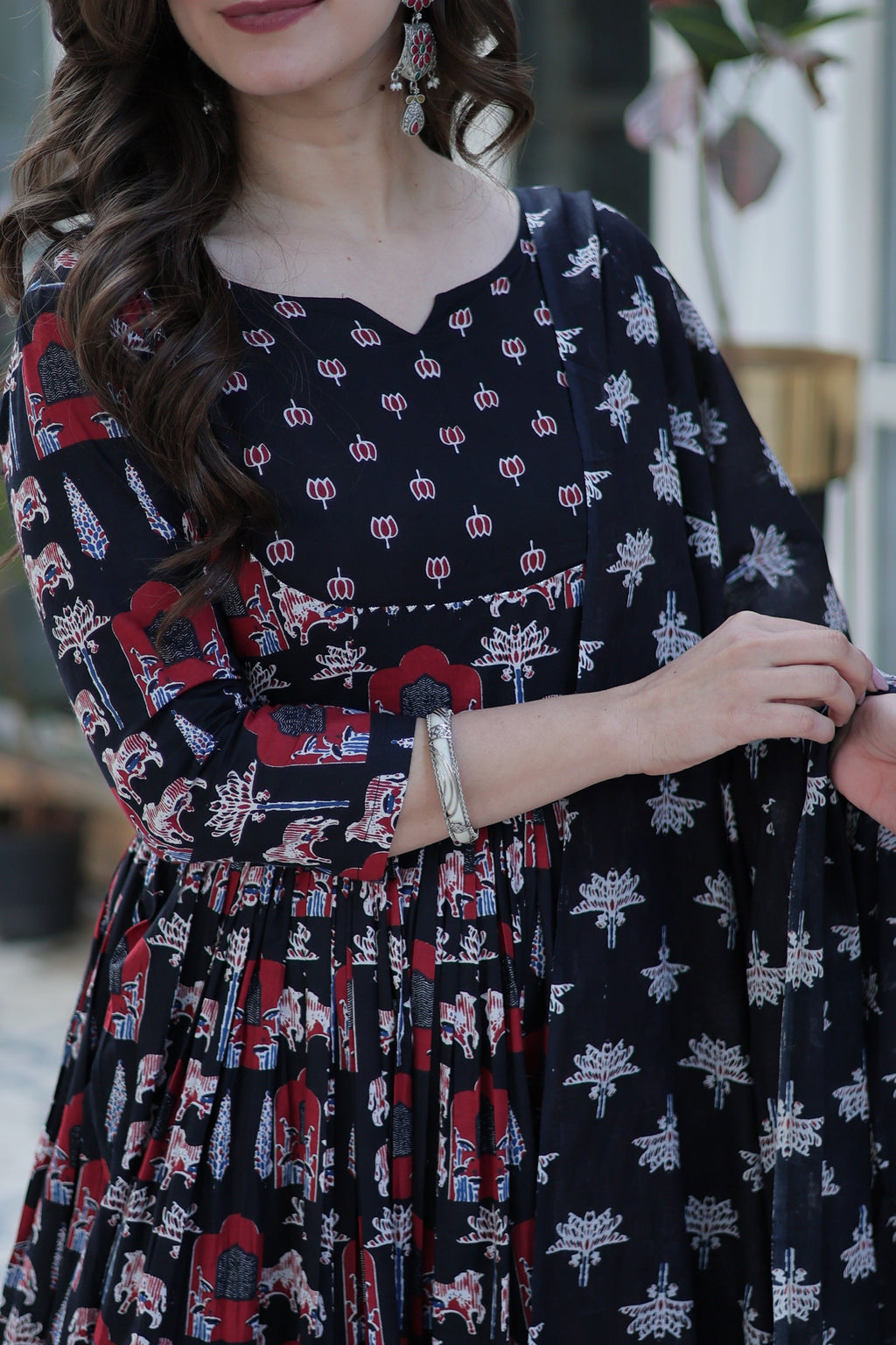 Vedant Vastram Printed Pure Cotton Kurti Pant Set With Dupatta - Black - Distacart