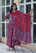 Vedant Vastram Printed Pure Cotton Kurti Pant Set With Dupatta - Maroon