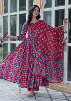 Vedant Vastram Printed Pure Cotton Kurti Pant Set With Dupatta - Maroon