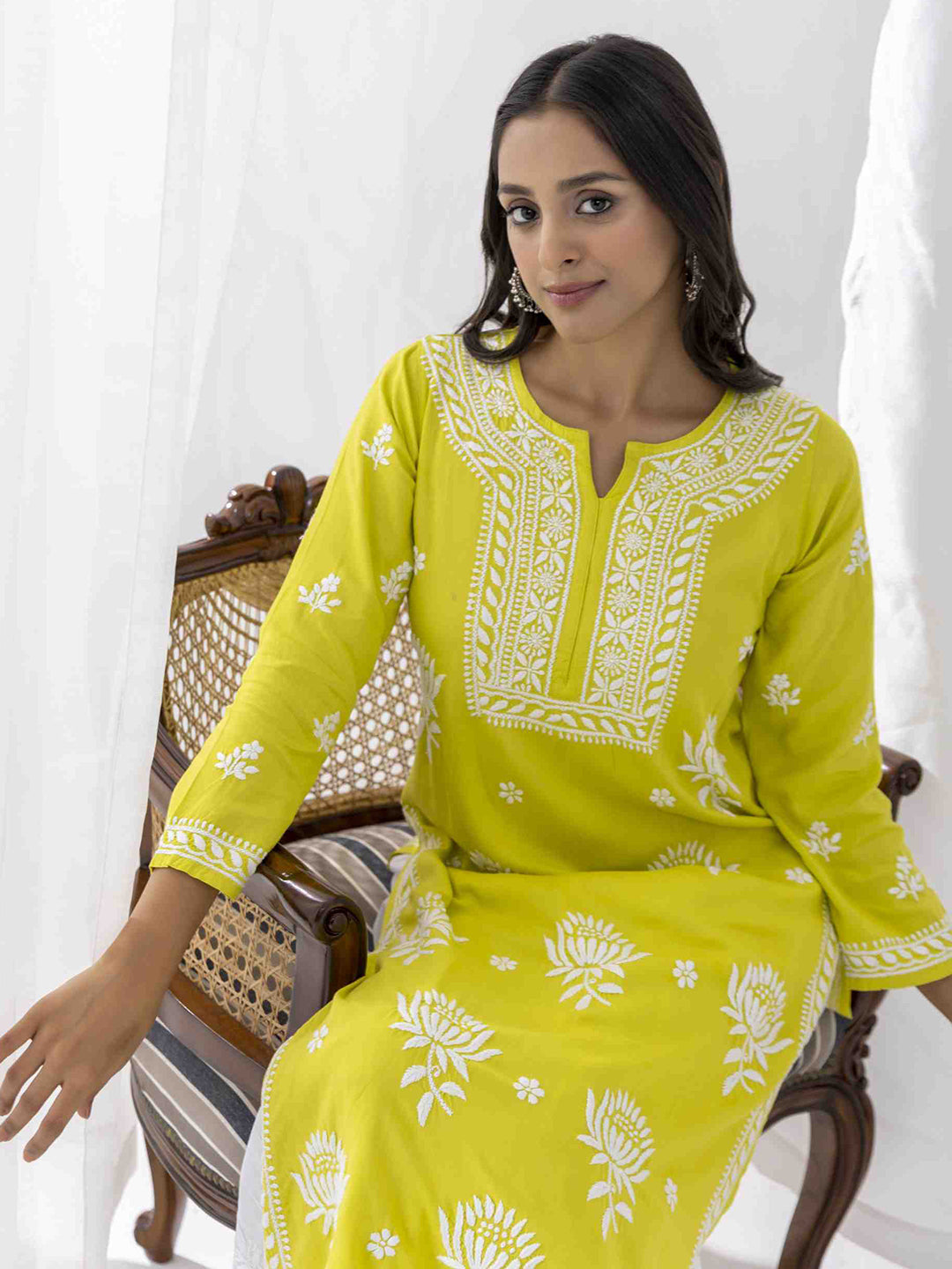 HOUSE OF KARI Floral Chikankari Embroidered Cotton Straight Kurta