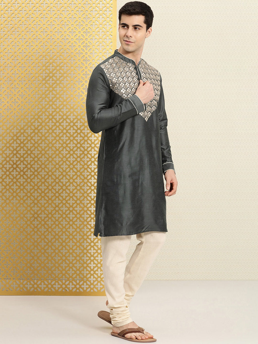 House of Pataudi Men Embroidered Mirror Work Jashn Kurta