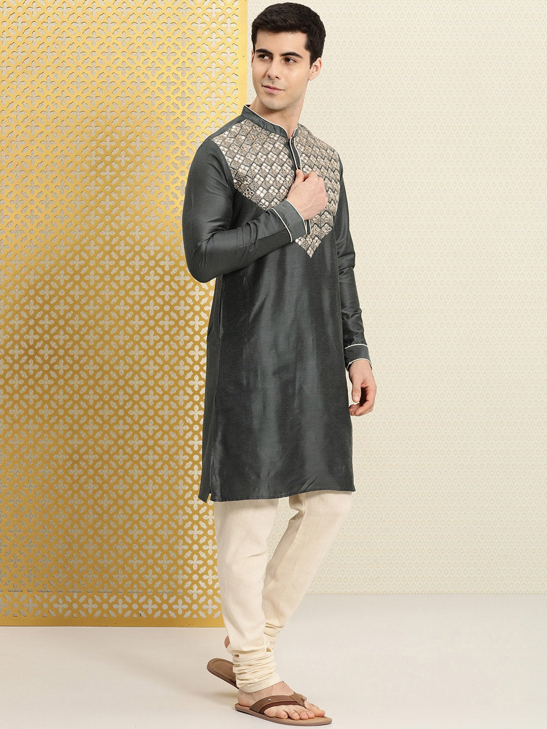 House of Pataudi Men Embroidered Mirror Work Jashn Kurta