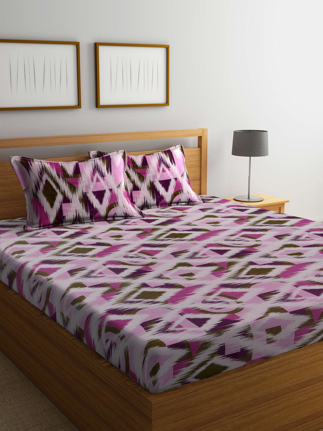 BOMBAY DYEING Marigold Purple Geometric Cotton 104 TC King Bedsheet With 2 Pillow Covers