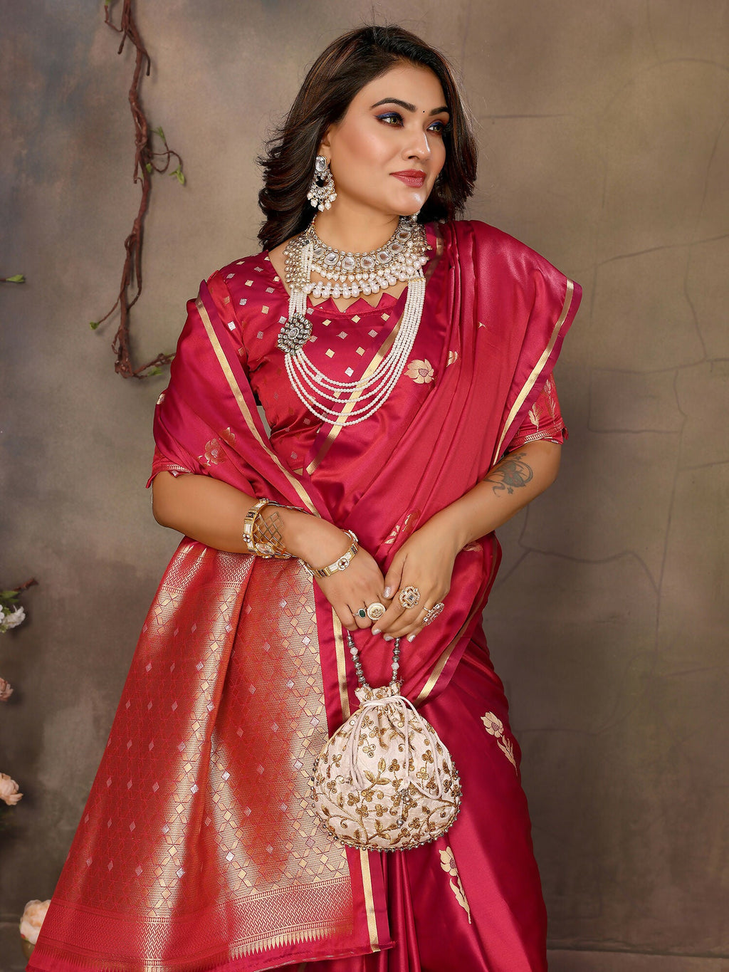 Joban Fashion Red Floral & Botanical Motifs Satin Silk Banarasi Silk Saree - Distacart