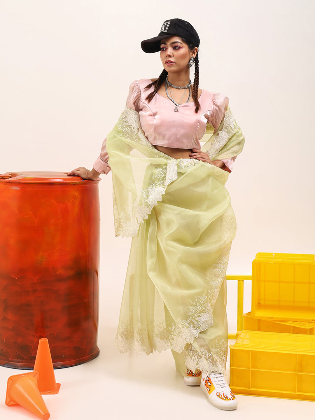 Tikhi Imli Green Floral Embroidered Organza Saree - Distacart