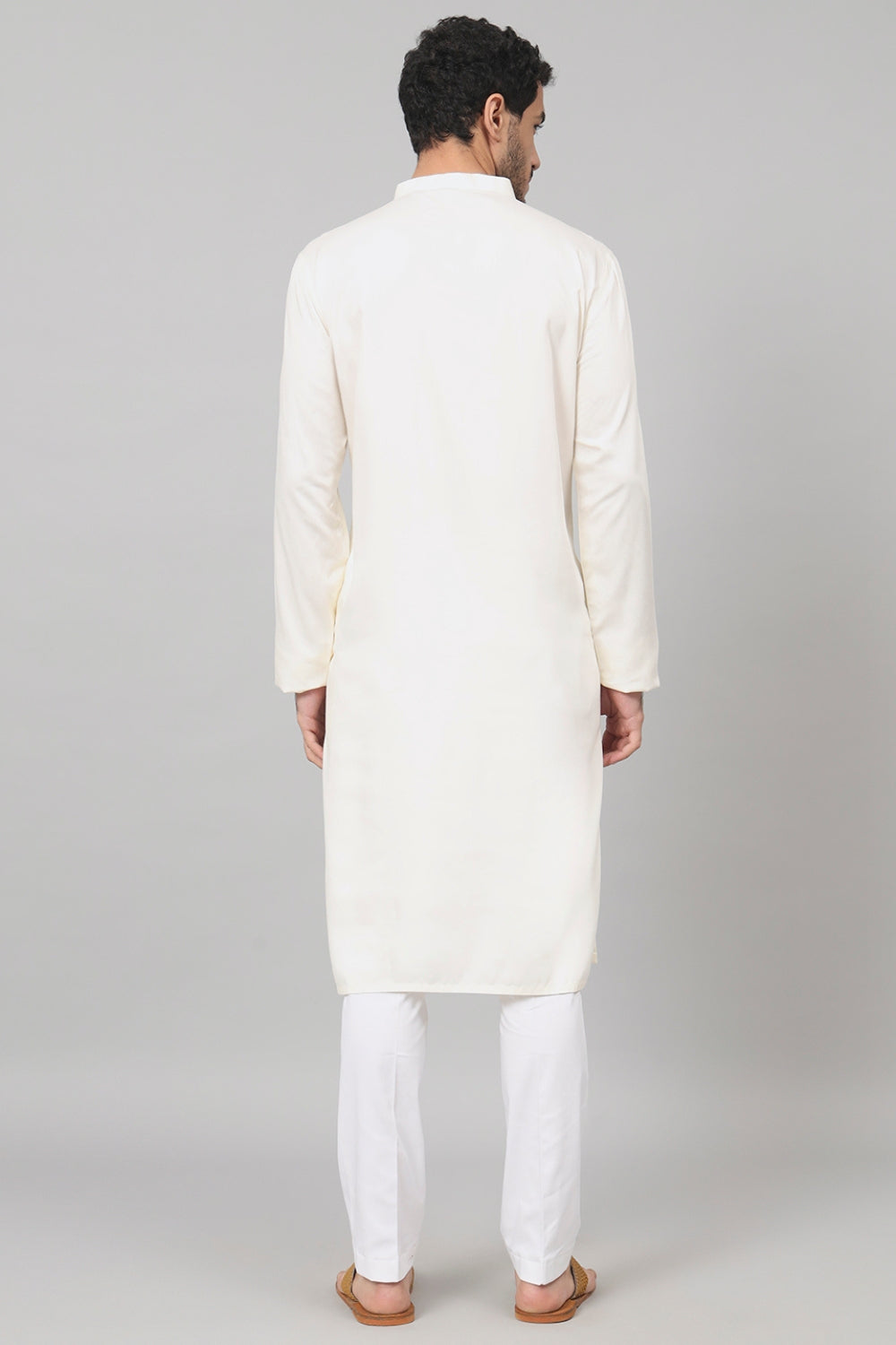 Floral Neckline Embroidered Cotton Kurta by Hilo Design