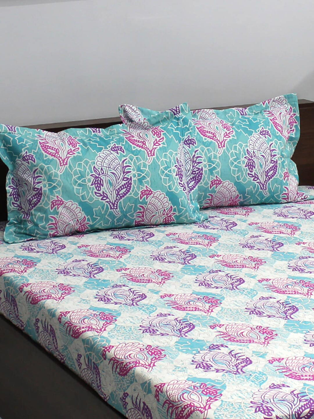 BOMBAY DYEING Pink & Blue Ethnic Motifs Cotton 110 TC Queen Bedsheet With 2 Pillow Covers