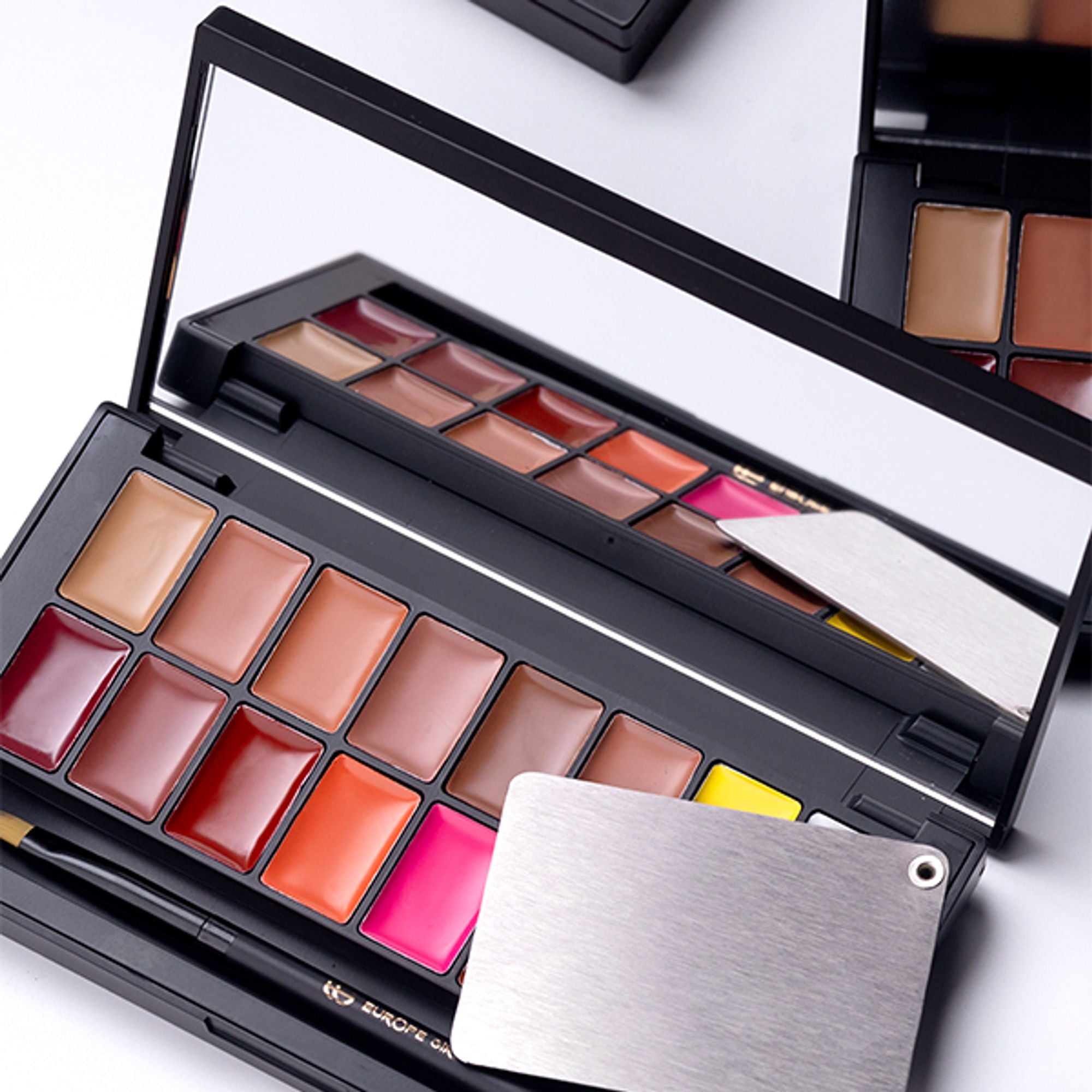 Europe Girl Kiss Me Lip Palette
