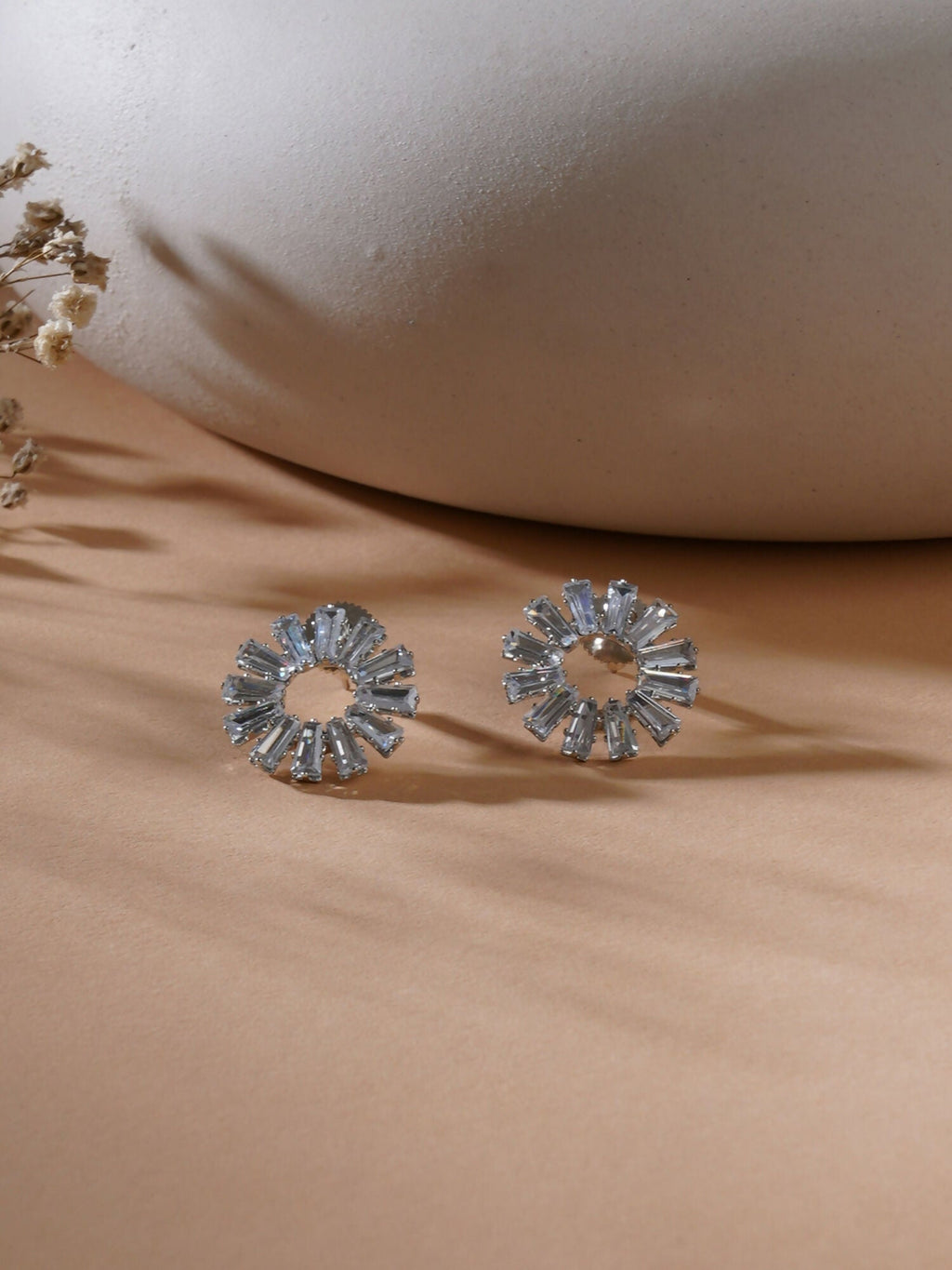 stone stud (white) - Ruby Raang - Distacart