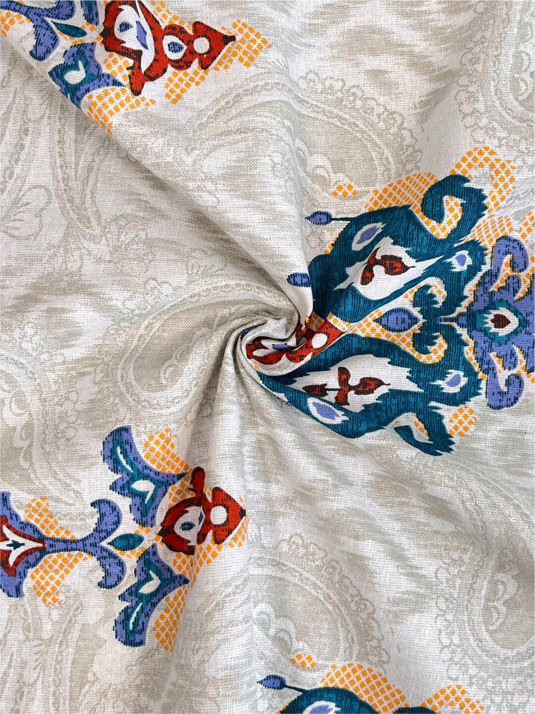 URBAN SPACE Divine White Ethnic Motifs 144 TC Cotton Queen Bedsheet & 2 Pillow Covers