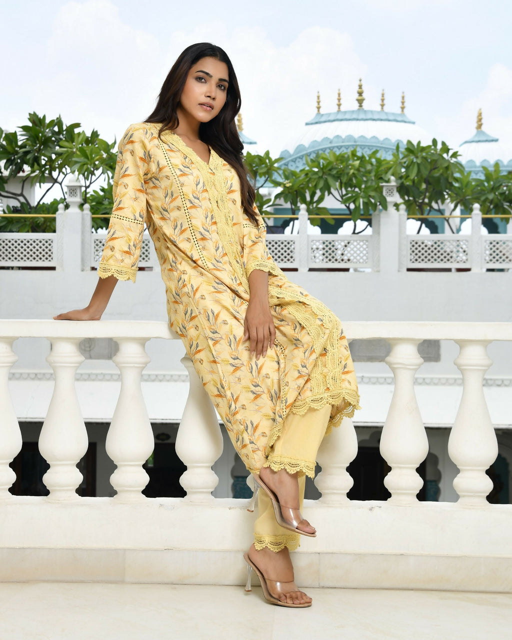 Vaasva Women's Yellow Cotton Printed Kurta Pant Set