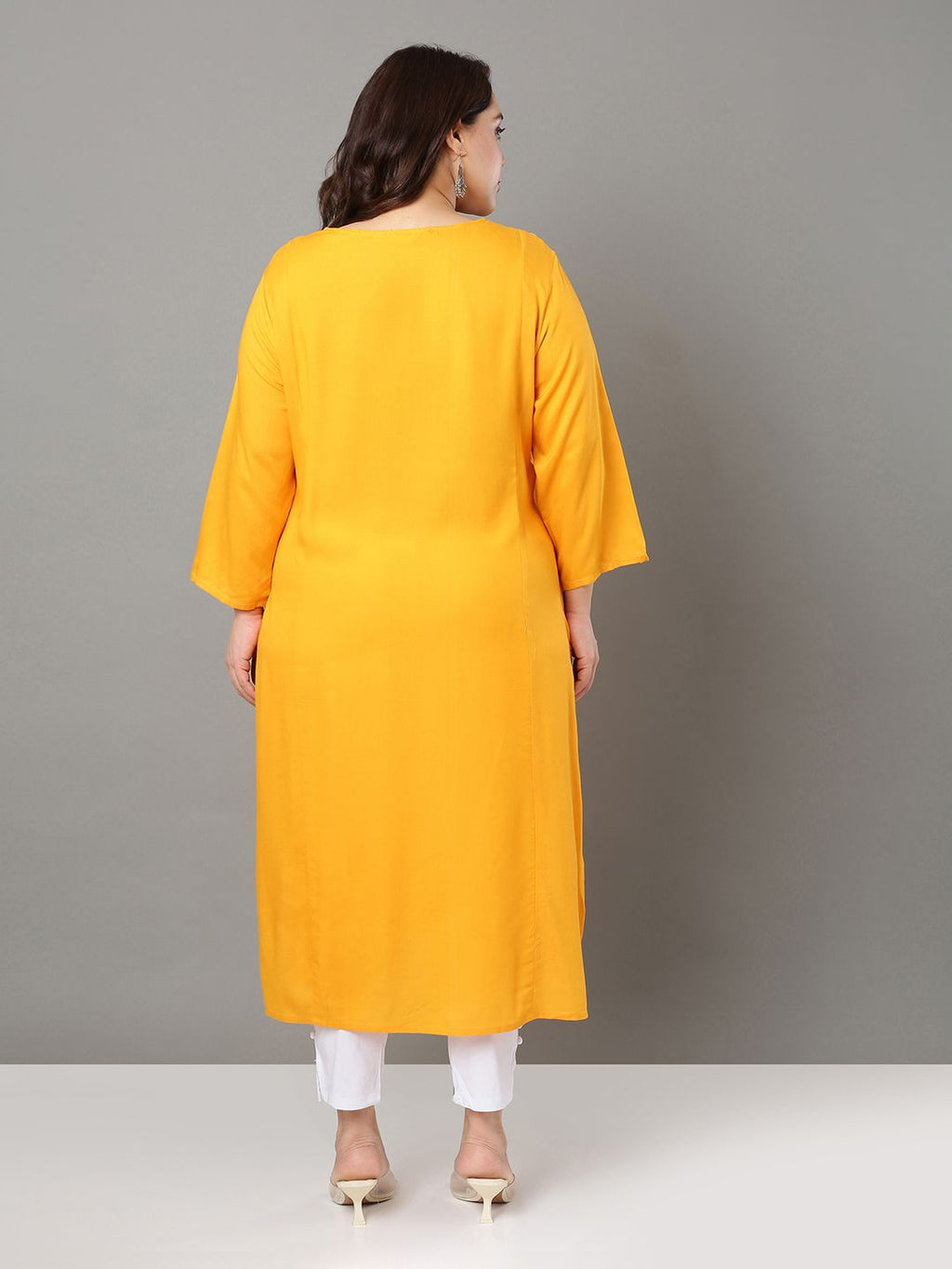 Sztori Plus Size Geometric Embroidered Mirror Work Straight Kurta
