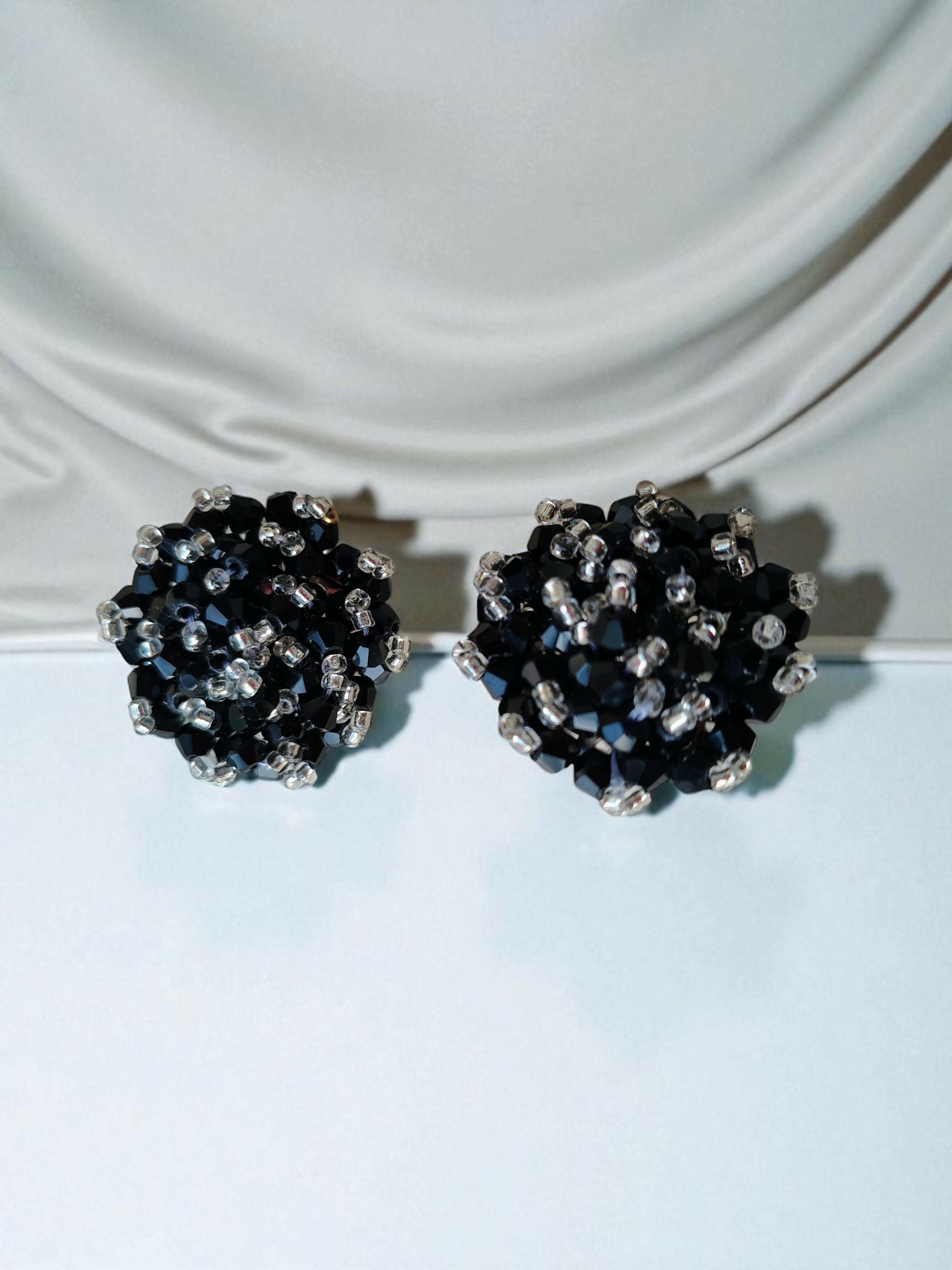 Inhanns Premium Everyday Studs - Black & White - Distacart