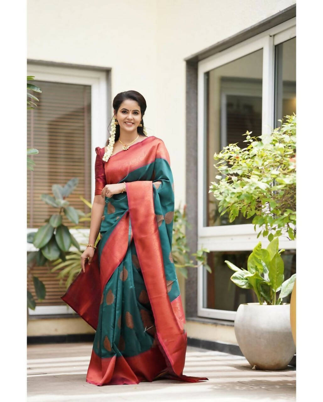 DEIANA'S Beautiful Designer Golden zari Soft Lichi Silk Saree - Rama