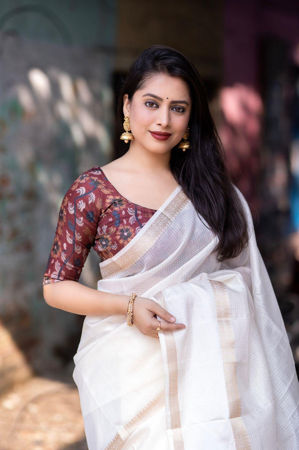 White Silk Blend Kalamkari Saree with Unstitched Blouse - A2M - Distacart