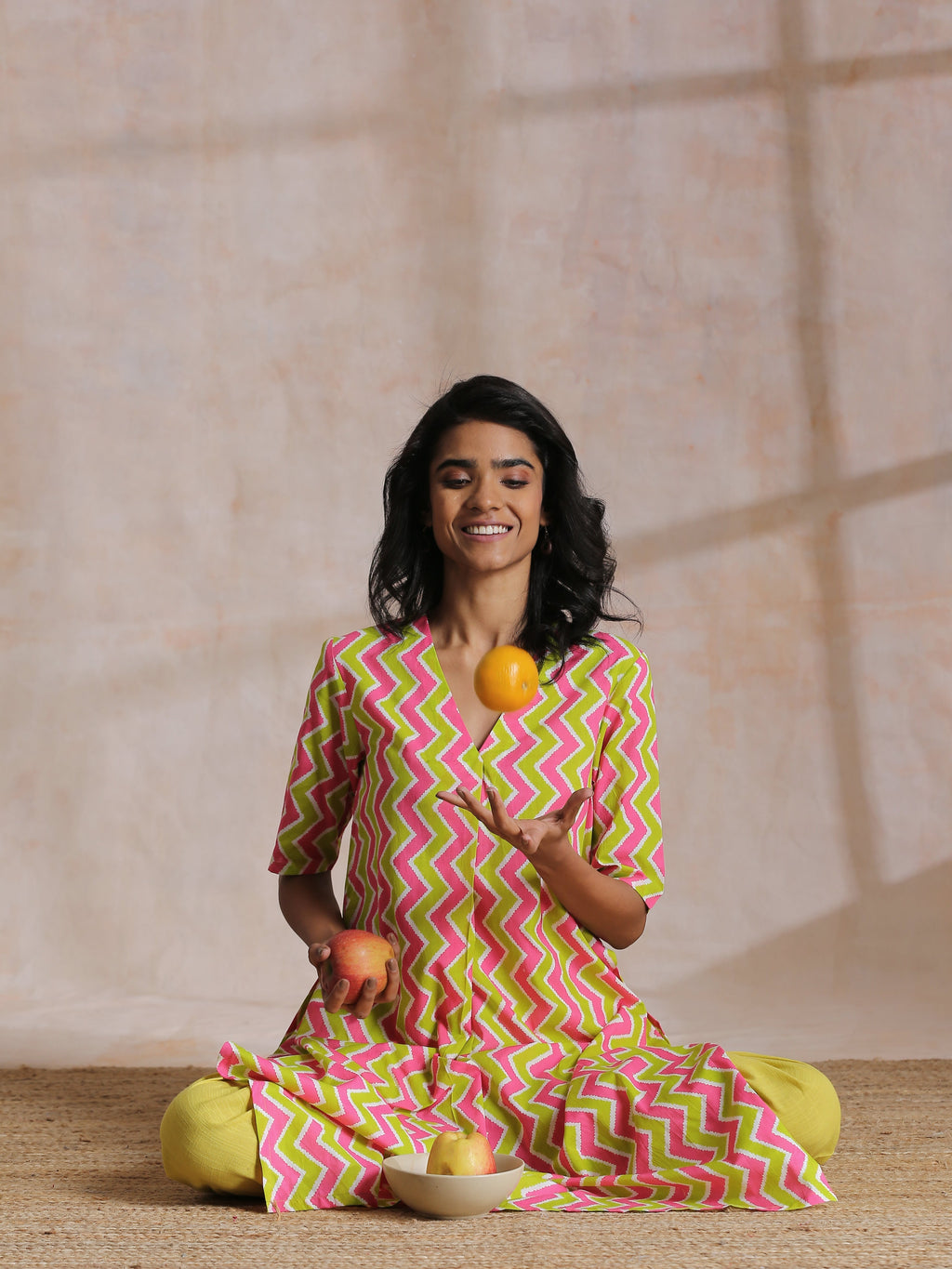 trueBrowns Lime Pink Zig-Zag Lines Print Cotton Kurta Pant Set | Relove - Distacart