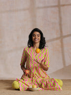 trueBrowns Lime Pink Zig-Zag Lines Print Cotton Kurta Pant Set | Relove - Distacart