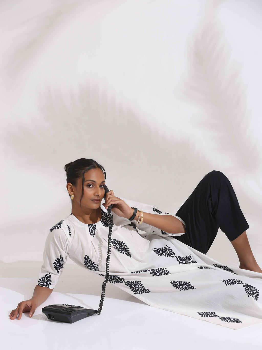 trueBrowns White Cotton Print Pleated Kurta Set - Distacart