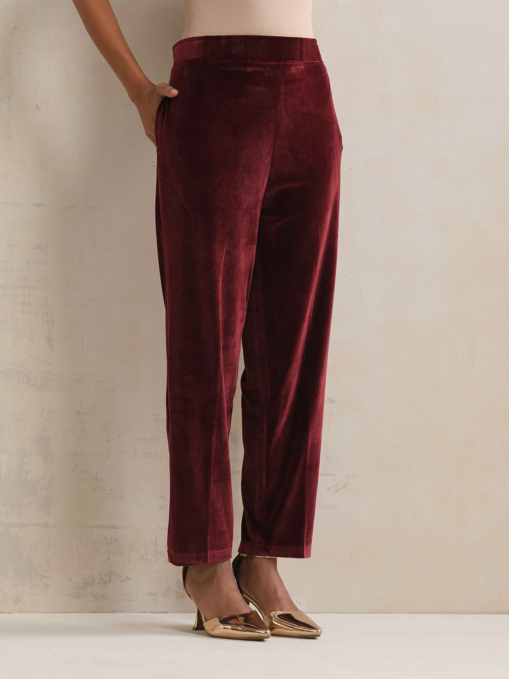 trueBrowns Maroon Velvet Floral Embroidered Kurta Pant Dupatta Set - Distacart