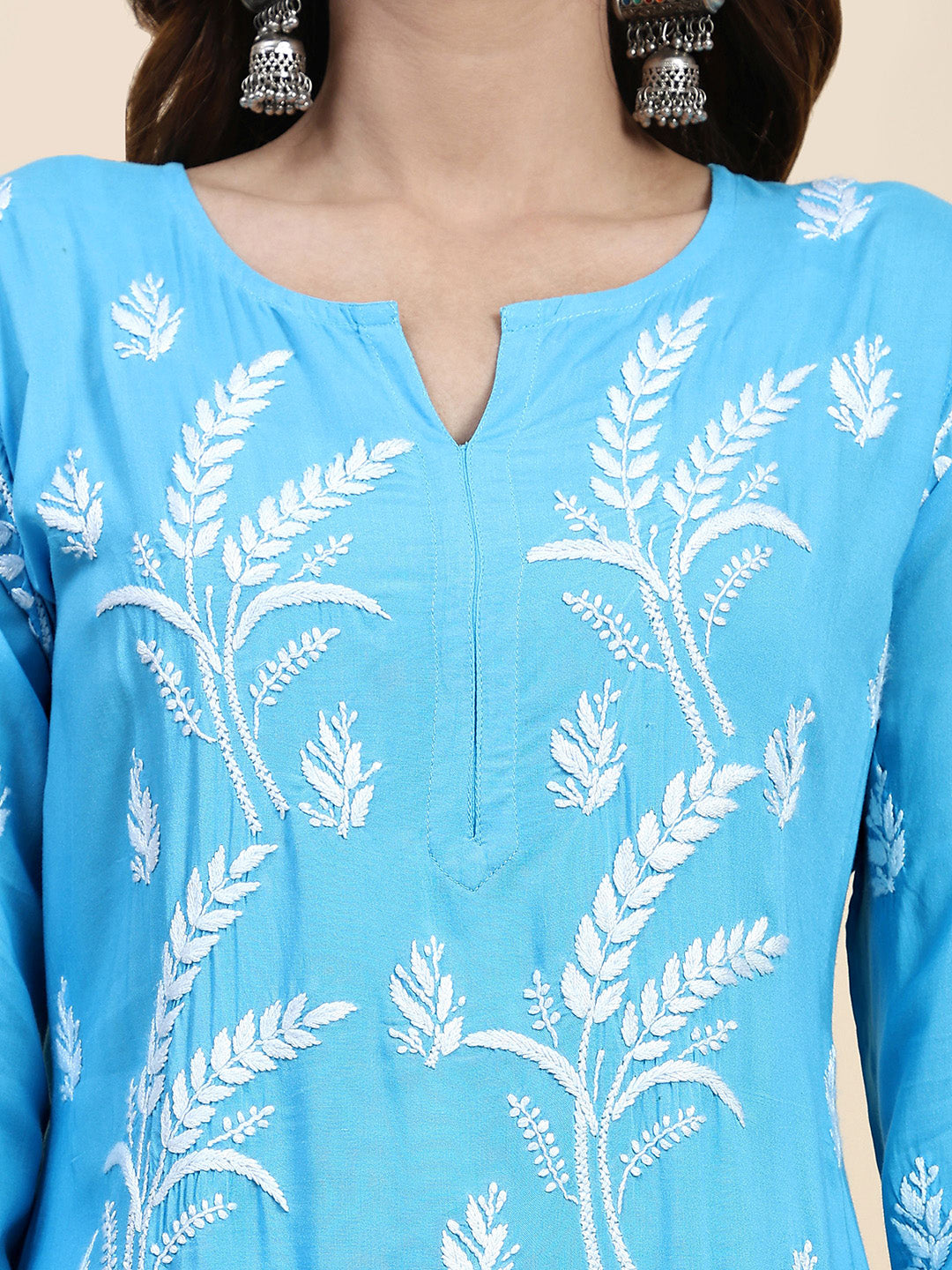 HOUSE OF KARI Floral Embroidered Chikankari Pure Cotton Straight Kurta With Trousers