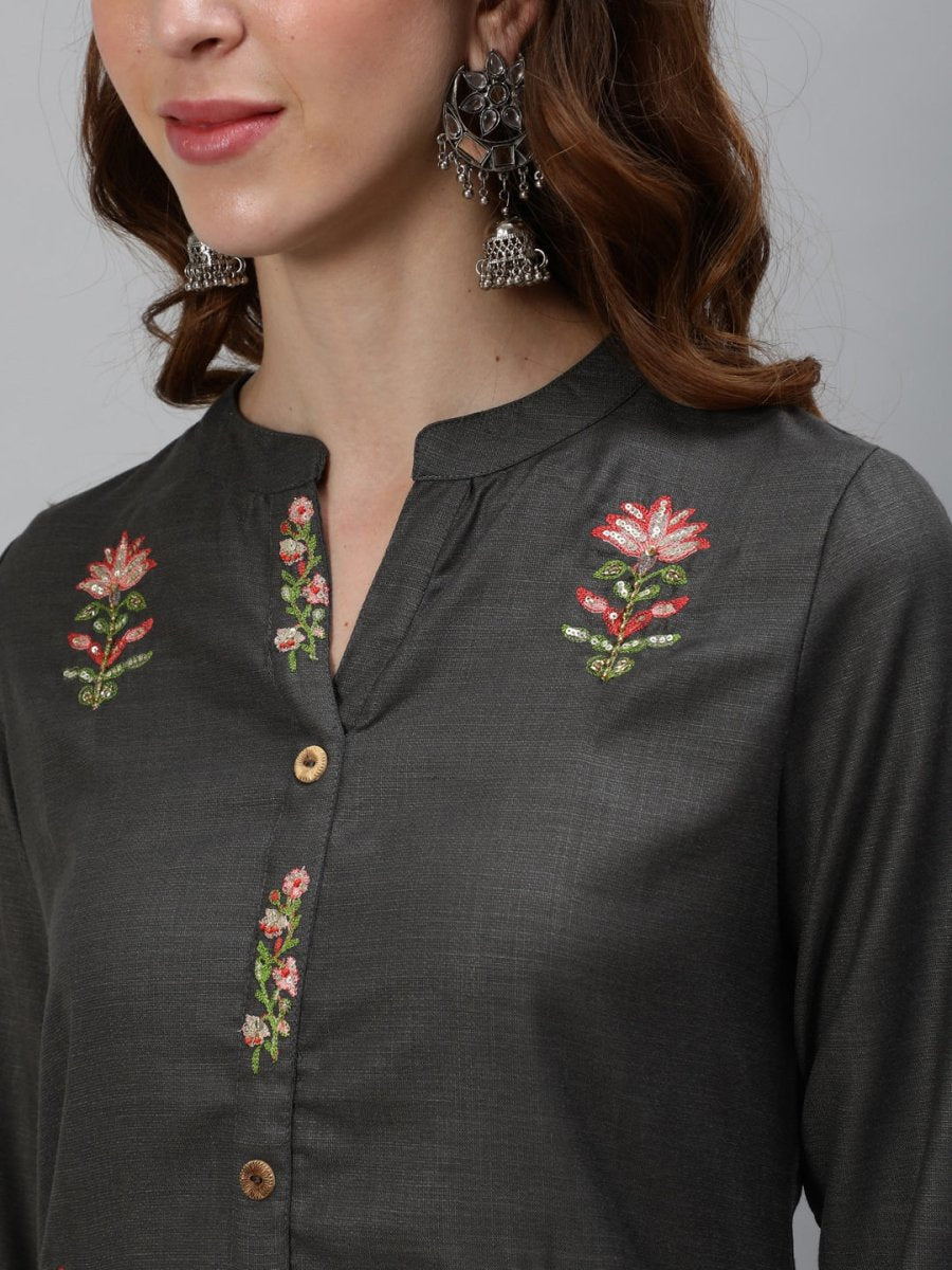 Aks Floral Embroidered Mandarin Collar Thread Work Detailed Straight Kurta with Trousers