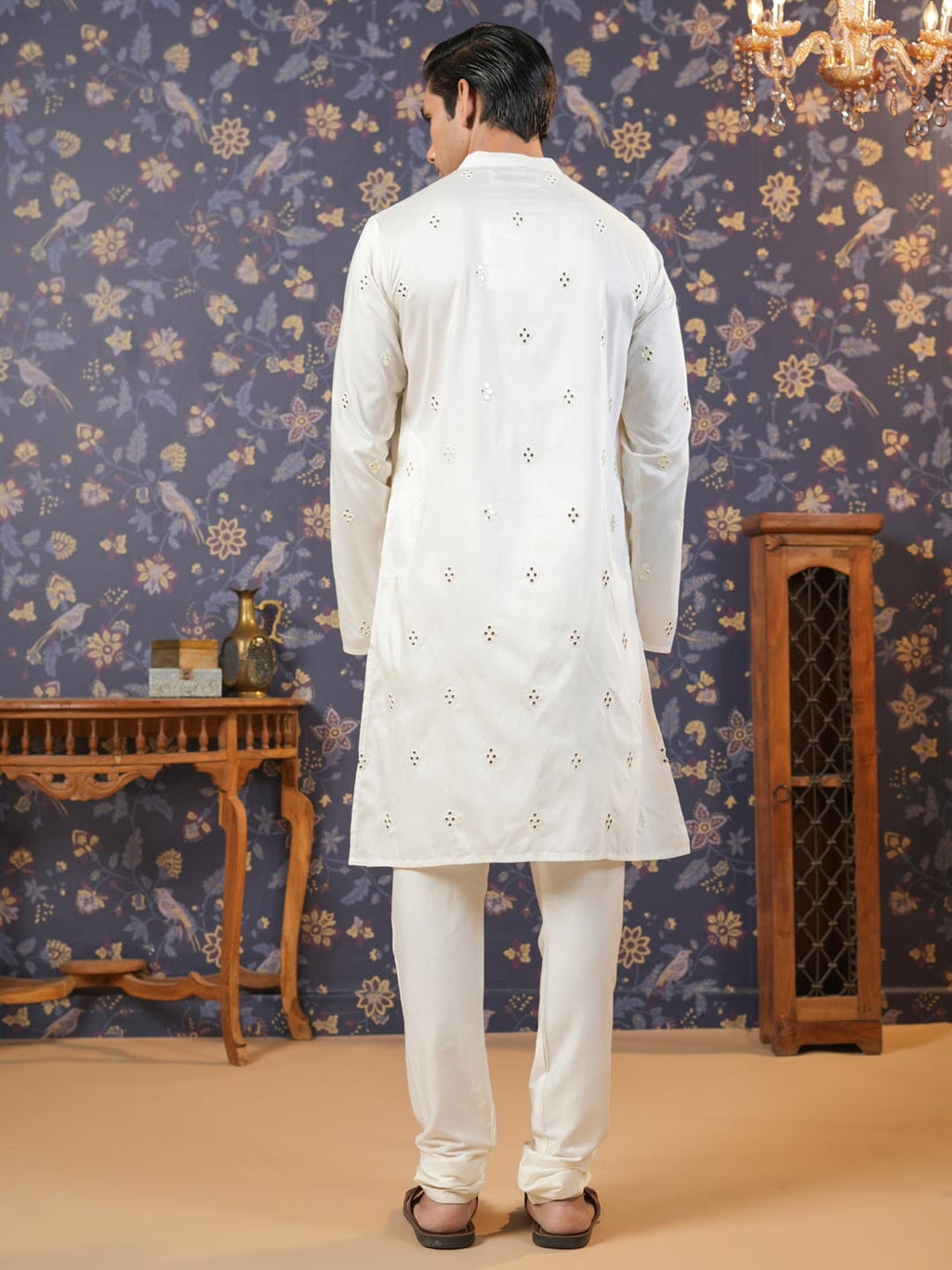 House of Pataudi Men Off White Geometric Embroidered Mirror Work Kurta