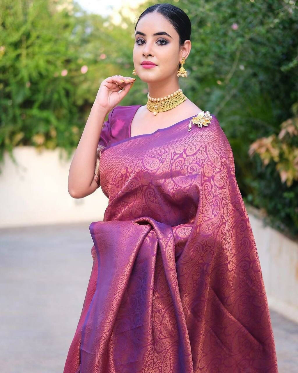 DEIANA'S Beautiful Designer Golden zari Soft Lichi Silk Saree - Purple