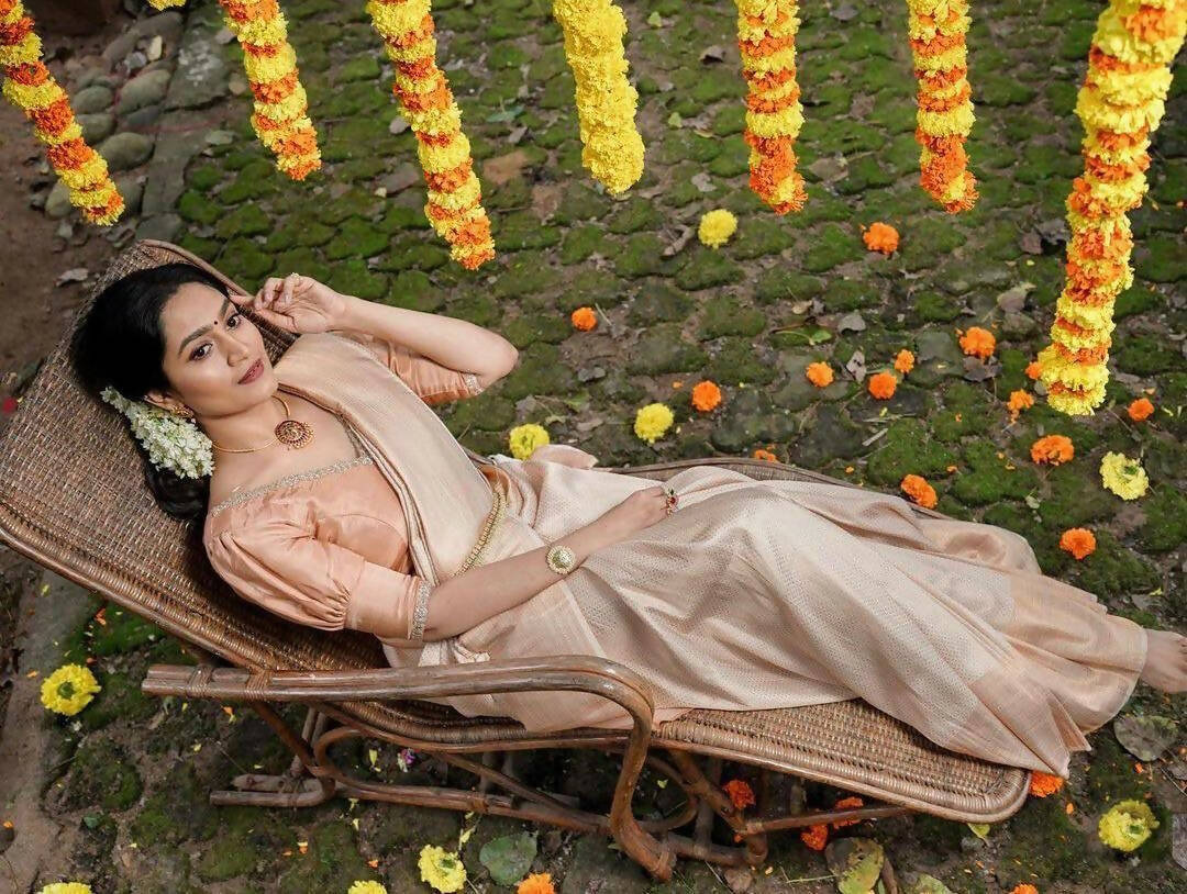 DEIANA'S Beautiful Designer Golden zari Soft Lichi Silk Saree - White