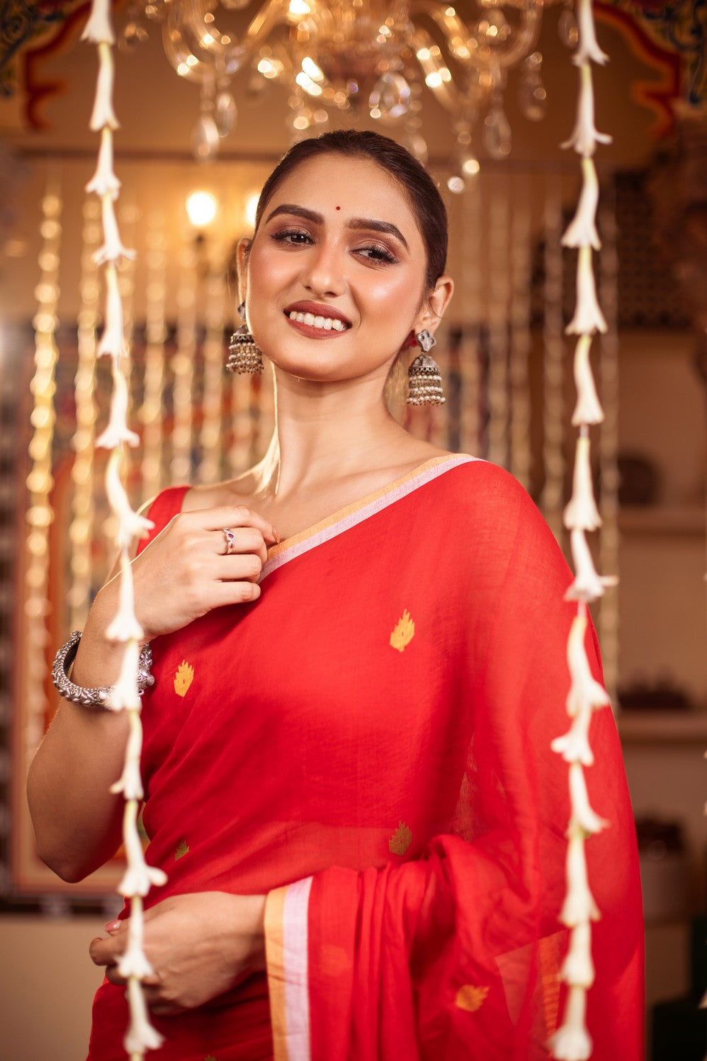 Very Much Indian Mastaani - Pure Mul Jamdhani Cotton Handloom Saree with Beautiful Diamond Weaves - Red - Distacart