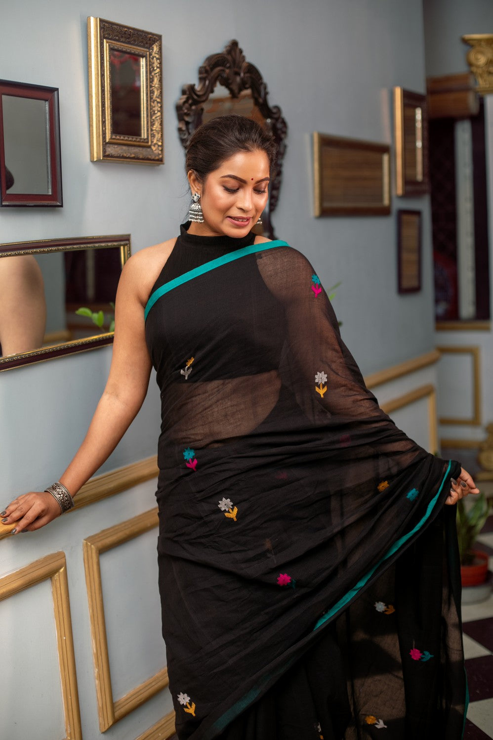 Very Much Indian Mastaani - Pure Mul Cotton Handloom Saree with Beautiful Floral Weaves - Black - Distacart