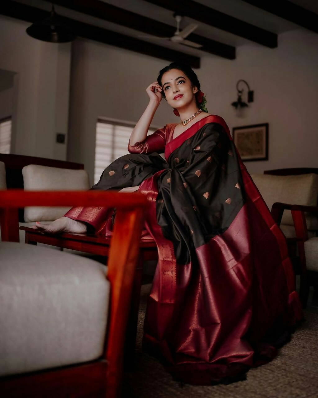 DEIANA'S Beautiful Designer Golden zari Soft Lichi Silk Saree - Black
