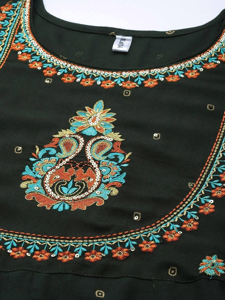 Yufta Women Green & Golden Geometric Print A-Line Maxi Dress with Embroidery Detail