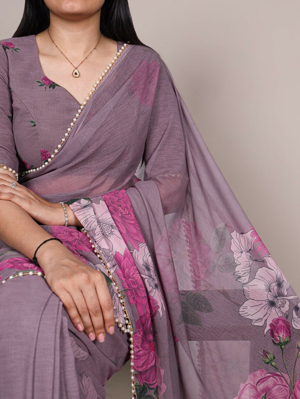 Vastranavya Grey Weightless Marble and Floral Printed Georgette Saree with Unstitched Blouse - Distacart