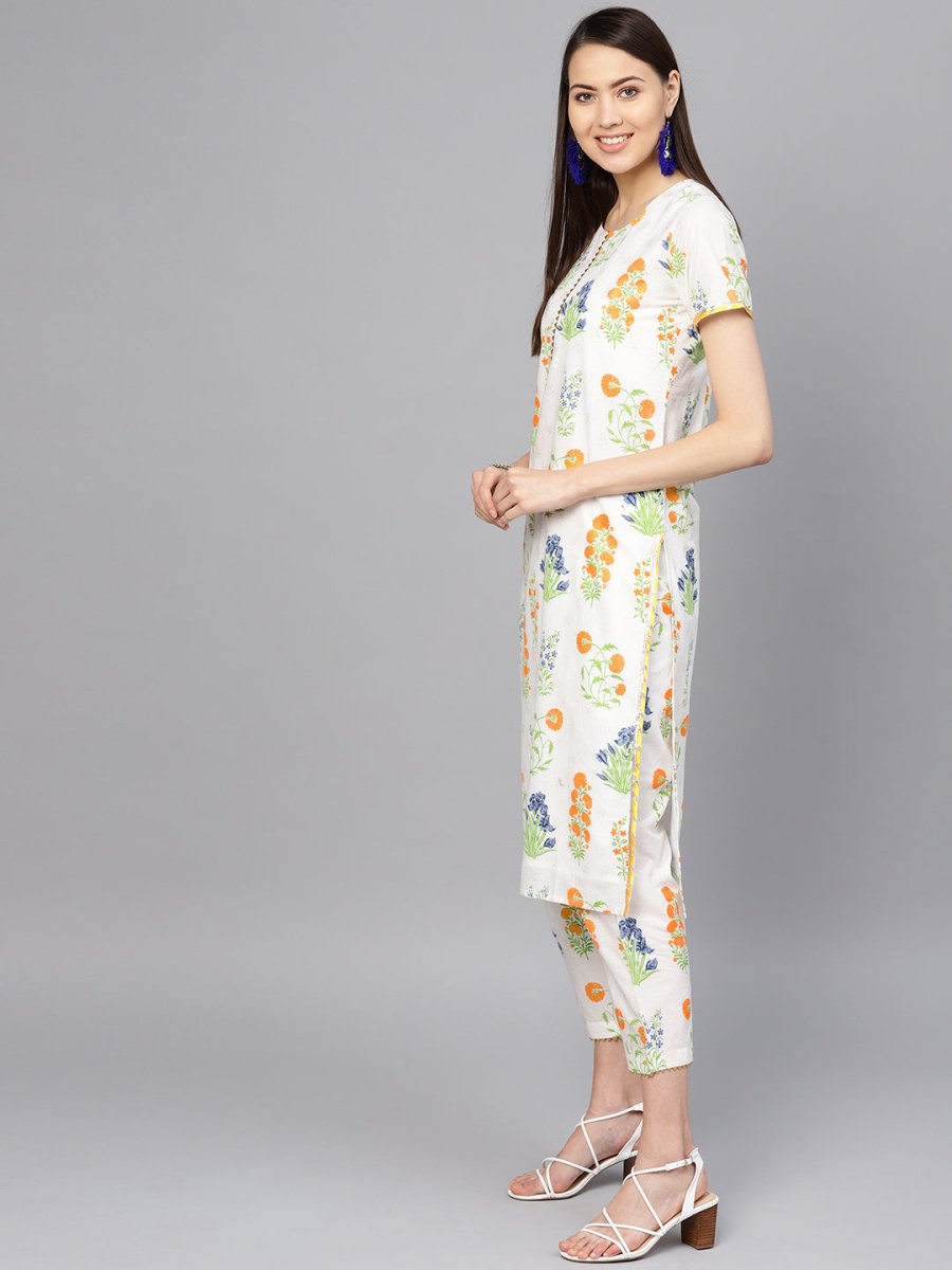 Ahalyaa Women Off white Printed Kurta Set