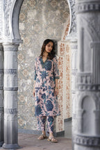 Ahalyaa Women Floral Printed Kurta with Trousers